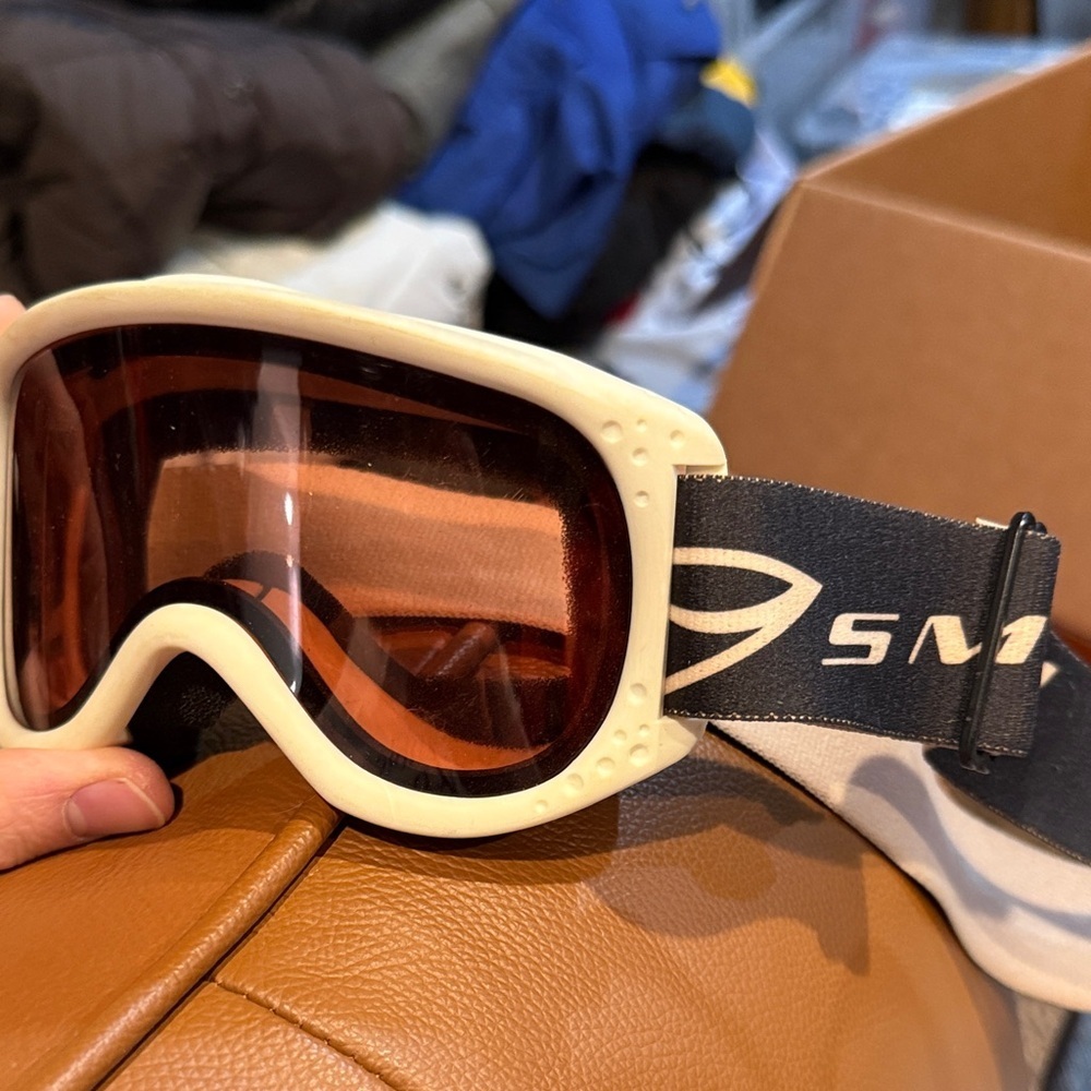 Smith White Ski/Snow Goggles with Amber Lens
